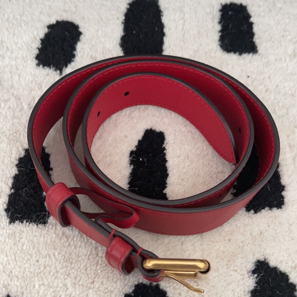 GG Marmont Matelassé Leather Belt Bag in Red - Picture 3 of 8